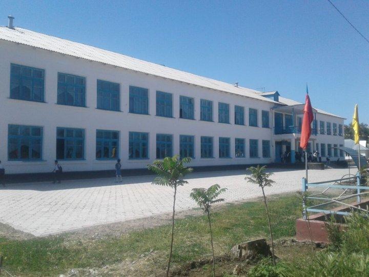 Ш.Уәлиханов атындағы орта мектебі