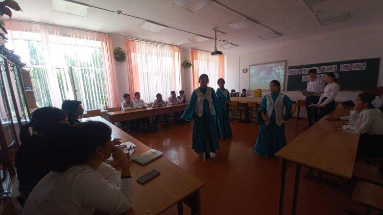 Қарттарым асыл қазынам.             тәрбие сағаты. Жетекшісі:Н.Туткишбаева