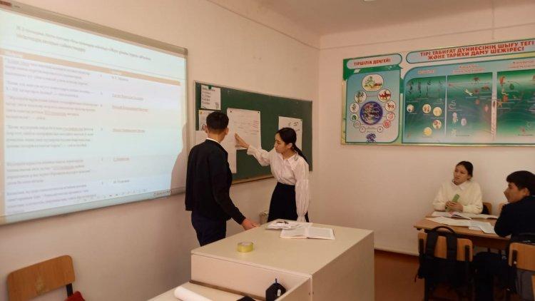 10сынып оқушыларымен "Қазақтардың ру-тайпалық құрылымының ерекшеліктері" тақырыбында ашық сабақ өтті. Жетекшісі:Д.Ерболатов